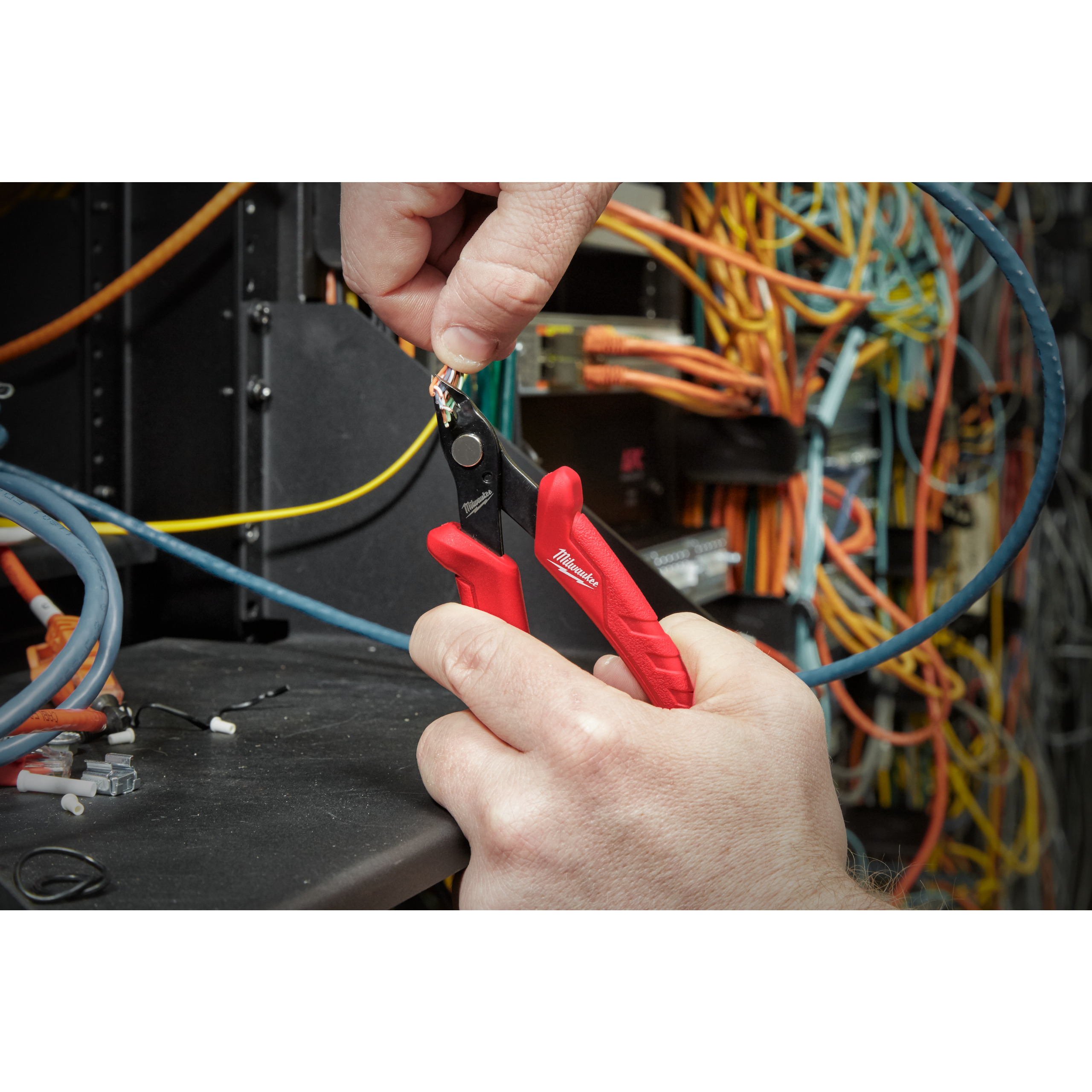 MILWAUKEE ELEKTRONIIKKAPIHDIT - Sivuleikkurit ja päätyleikkurit - 4932499024 - 2