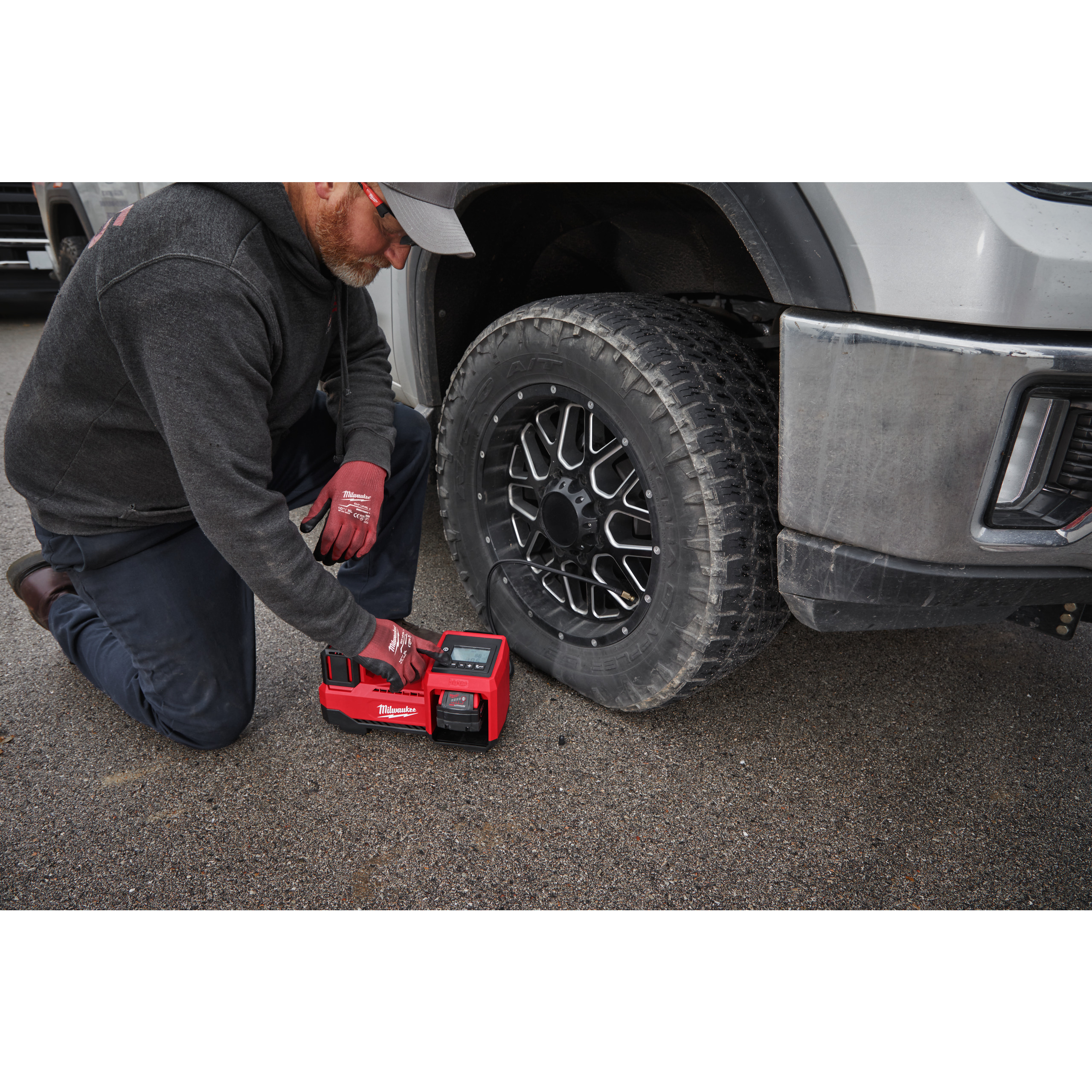 MILWAUKEE M18 BI-0 akkukompressori - Milwaukee Naulaimet ja kompressorit - 4933478706 - 9